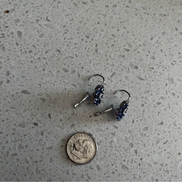 Rhinestone Flower Decor Hoop Earrings - Picture 6 of 9